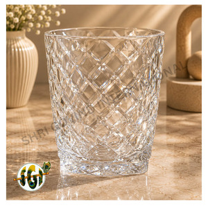 Verre à cocktail artisanal de luxe, design classique taillé à la main, pour les fêtes - Product Image 1
