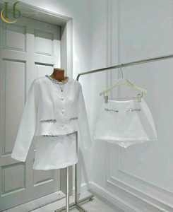 ชุดเซ็ตกระโปรงสั้นคอโอ แขนยาว สีขาวล้วน สำหรับผู้หญิง ผ้าโพลีเอสเตอร์ผสม ทอเนื้อผ้าระบายอากาศได้ดี สวยสง่า เหมาะสำหรับใส่ทำงานหรือใส่ลำลอง - Product Image 4