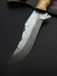 Couteau Bowie en acier forgé à haute teneur en carbone 5160, manche en bois d'olivier, lame pleine longueur, couteau de chasse avec étui en cuir - Product Image 5