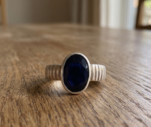 Bague de mariage et de fête tendance en argent sterling 925 fait main avec saphir bleu naturel serti clos et forme géométrique - Product Image 6