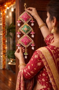 Adorno de Pared Tradicional Hecho a Mano con Flores Artificiales Gota Patla, Colgante para Decoración Festiva del Hogar, Bodas, Diwali y Celebraciones - Product Image 5