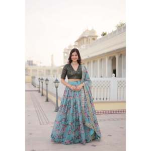 Soie russe avec impression numérique Lehenga Choli - Product Image 3