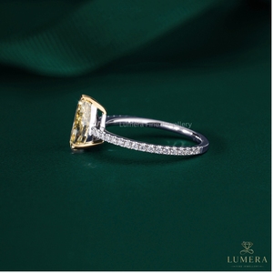 Anillo de Compromiso Personalizado con Diamante Amarillo en Forma de Pera y Halo, Anillo de Boda de Oro de 18K - Product Image 2