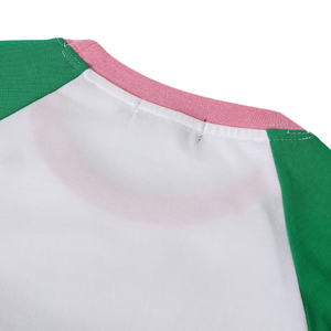 Camiseta de chenilla premium para mujer, blanca, verde y rosa, de manga corta raglán, cuello redondo, estilo casual y a la moda. - Product Image 3
