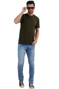 T-shirt col rond Premium Essential couleur olive – Mélange de coton ultra-doux et respirant, conçu pour un confort tout au long de la journée - Product Image 4