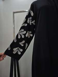 Venta al por Mayor de Abayas de Seda Satinada Hechas a Mano, Hermosas y Modestas, Estilo Dubai, Ropa Tradicional Islámica para Mujer, Ligera, para Ramadán - Product Image 5