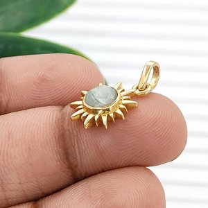Colgante Redondo de Aguamarina con Forma de Sol, Chapado en Oro, con Engaste de Collet, Hecho a Mano, Joyería de Aguamarina, Colgante de Gema Redonda de 6mm - Product Image 5