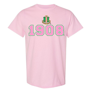 Camiseta AKA 1908 Crest, color rosa claro, algodón de primera calidad, cuello redondo, manga corta, ropa de hermandad griega, camiseta con logotipo bordado personalizado - Product Image 1