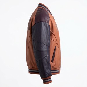 Chaqueta Deportiva Varsity Personalizada para Hombre, con Mangas Paneladas, en Color Naranja Arcilla y Morado Medianoche, Diseño OEM/ODM - Product Image 3