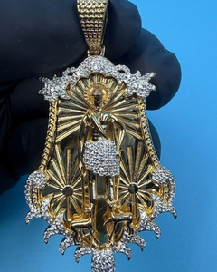 Colgante Hip Hop Religioso de San Lázaro con Moissanita, Plata 925, Bañado en Oro de 18K, Corte Brillante, Engaste de Garra, Temático para Hombre - Product Image 1