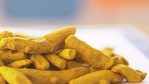 Cúrcuma Seca Premium Mezclada, en Dedos, Entera, Pulida Doble, Origen Kerala, Grado de Exportación a Granel, Raíz de Haldi Natural de Calidad - Product Image 3
