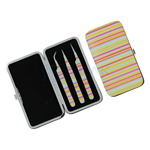 Juego de 3 Pinzas para Pestañas de Acero Inoxidable con Estuche a Rayas, Herramientas de Precisión para la Aplicación de Pestañas Postizas - Product Image 1