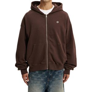 เสื้อฮู้ดผู้ชายสีน้ำตาล ผ้าฟลีซ ซิปหน้า ทรงโอเวอร์ไซส์ สไตล์มินิมอล ลำลอง สำหรับขายส่งเสื้อผ้า - Product Image 1