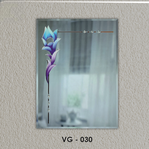 Le miroir à design en V présente un motif floral élégant et artistique gravé dans le verre, une décoration artistique. - Product Image 5