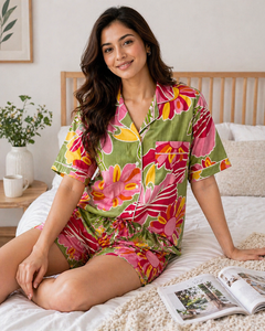 Conjunto de Pijama de Algodón con Estampado Artesanal para Mujer - Conjunto de Shorts de Verano con Estampado Floral - Ropa de Dormir Transpirable en Verde - Product Image 5