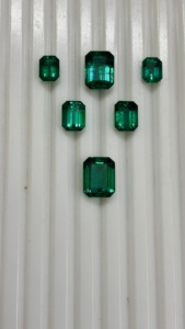 Esmeralda Zambiana Natural de 20 Quilates, Corte Esmeralda, Certificada por IGI, Color Verde Intenso, para Joyería, Sadiya International - Product Image 4