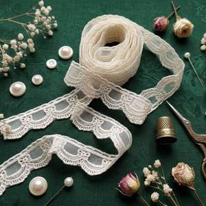 Oferta Especial: Elegante Adorno de Organza Blanca con Lazo - Borde de Nailon Bordado con Diseño Festoneado para Prendas, Manualidades y Decoración del Hogar - Product Image 1