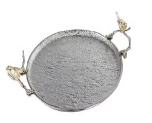 Plateaux de service en aluminium Plateau de bonbons avec travail fait à la main Arts indiens Meilleure qualité Couleur dorée Plateaux de service de nourriture Vente chaude - Product Image 2