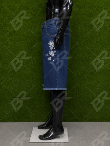 Shorts de Mezclilla Azules Holgados con 5 Bolsillos, Bordados y Costuras en Contraste, Cintura Media, para Verano - Product Image 3