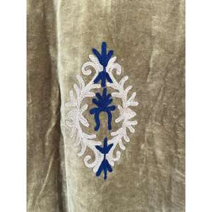 Veste kimono en velours brodée à la main, robe réversible Suzani, manteau d'hiver bohème, élégant, modeste, cadeau pour elle - Product Image 5