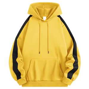 Sudadera con Capucha para Hombre, Negra con Mangas Rojas, Informal, Transpirable, Corte Regular, Sudadera de Moda Otoñal con Bolsillo - Product Image 3