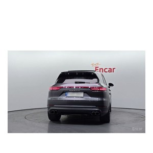 Porsche Cayenne 4.0 Turbo 2023 con Volante a la Izquierda, Asientos de Cuero, Cámara Trasera, Solo 66,498 Km! - Product Image 4
