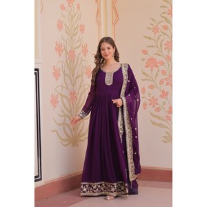 Ensemble de créateur pour femmes Belle robe et Dupatta pour la fête - Product Image 3