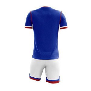 Tenues de sport confortables, ensembles d'uniformes de football en vente, légers et très demandés. - Product Image 2