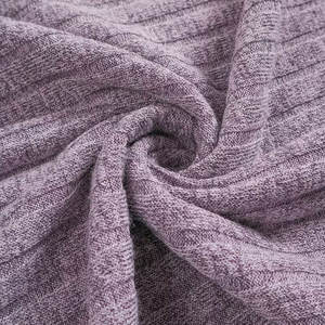 ชุดออกกำลังกายสีชมพูสำหรับผู้หญิง เสื้อกล้ามเว้าหลังสวยงามและกระโปรง XL ยืดหยุ่น ทนทาน ตกแต่งด้วยลูกไม้แขนสั้น - Product Image 6