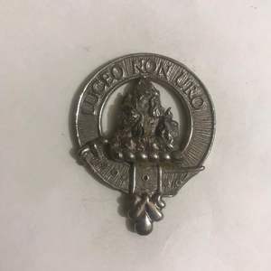 Insignia de Escudo de Clan Escocés de Peltre para los MacDonald de Clanranald - Product Image 4