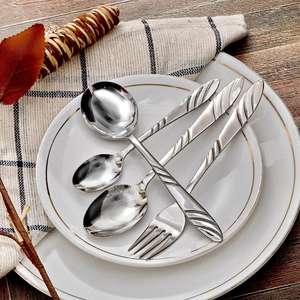 24 PCS Ensemble de couverts en acier inoxydable à pois Groom Vaisselle de qualité supérieure pour une expérience culinaire élégante - Product Image 6