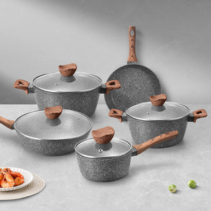 Ensemble de casseroles en céramique antiadhésives modernes de 10 pièces, résistantes au four et au lave-vaisselle, avec poignées en bois et couvercles en verre, pour cuisinières à gaz et à induction - Product Image 2