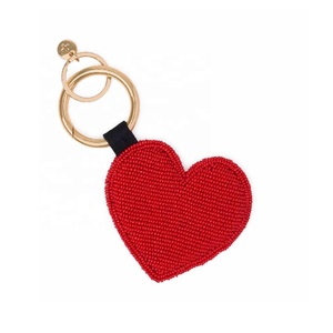 Breloque de clé en verre perlé Cœur Rouge - Légère et décorative, cadeau d'anniversaire, d'Halloween ou de mariage pour filles, pour sacs à main et cabas - Product Image 1