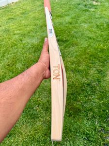 ไม้คริกเก็ต TON GUTSY ENGLISH WILLOW ขนาดมาตรฐาน - Product Image 4
