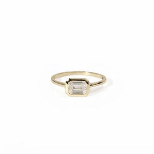 Anillo de Compromiso de Diamante Cultivado en Laboratorio con Corte Esmeralda Platino, Certificado IGI, Oro Sólido de 10K, 14K, 18K, Color DEF, Claridad VS VVS - Product Image 1
