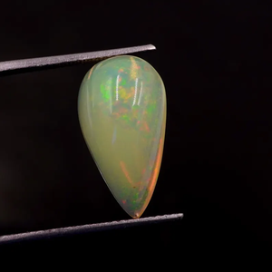 Piedra Preciosa de Ópalo de Fuego Welo, Corte Cabujón en Forma de Pera de 3.80 Quilates - Product Image 4