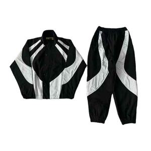 Ensemble de survêtement coupe-vent réfléchissant en nylon personnalisé, léger, pour hommes, veste de sport et pantalon cargo, fabricant OEM - Product Image 4