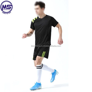Maillot de football uni pour hommes 100% polyester avec logo et nom d'équipe personnalisés Service OEM Haute qualité - Product Image 2