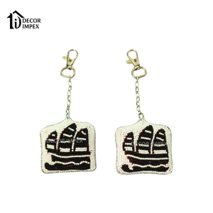 Colección al por mayor de estilo bohemio indio: Llaveros artesanales con abalorios de aleación para decoración de bolsos - Guru Kirpa Export House - Product Image 5