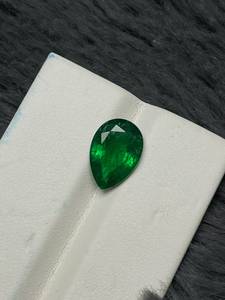 Piedra preciosa de esmeralda natural, corte esmeralda, verde intenso, forma de pera, facetada, suelta, para la elaboración de joyas. - Product Image 2