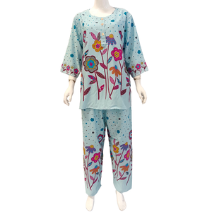 Pyjama décontracté pour femmes, manches longues et pantalon long, en rayonne, par Chrysanta - Product Image 2