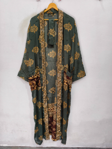 Robe en soie longue jusqu'aux chevilles, robe multicolores, robe de nuit, robe indienne vintage en soie recyclée, kimono en sari - Product Image 6