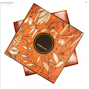 Caja Rígida Plegable Personalizada de Lujo para Perfumes y Productos de Cuidado de la Piel, con Estampado Holográfico Plateado, Forro de Satén y Cartón Gris - Product Image 4