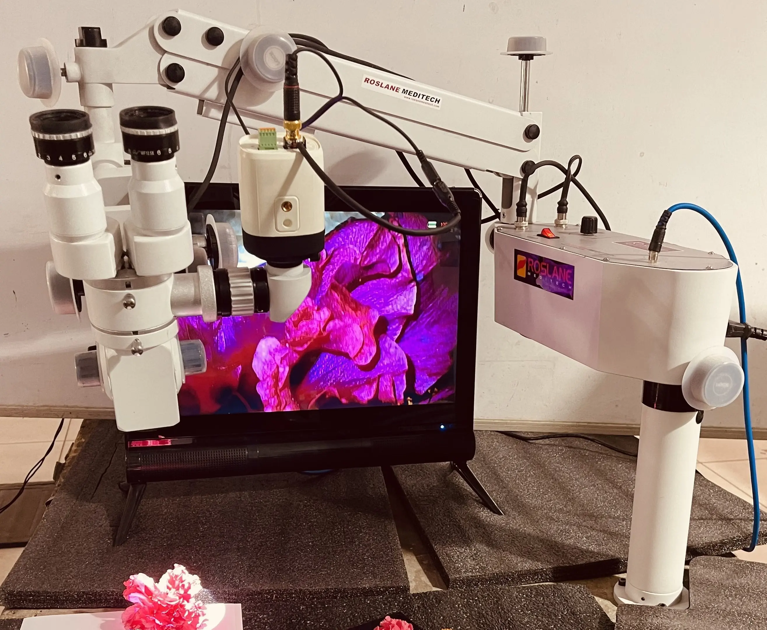 インドの医療実験装置デジタル外科用顕微鏡ポータブル光学ENT手術用歯科用顕微鏡