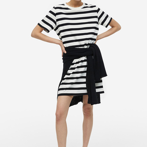 Hauts à manches longues OEM en coton respirant sans couture, coupe ajustée pour femme, style t-shirt, en polaire à capuche personnalisée, extensibles - Product Image 2