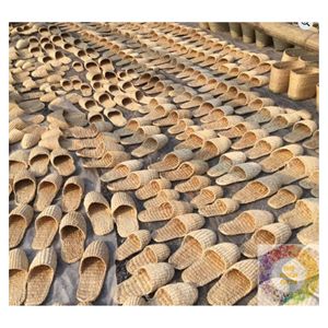 Pantoufles en jacinthe d'eau naturelle de qualité supérieure, tissées à la main, chaussures d'intérieur écologiques, fournisseur vietnamien, vente en gros, export en vrac - Product Image 4