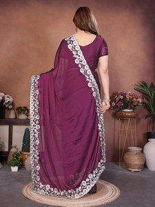 Sari en soie violette élégant avec broderie florale argentée pour mariages et fêtes, tenue traditionnelle indienne pour femmes - Product Image 2