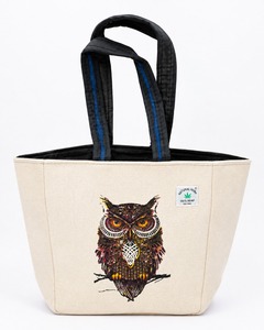 Sac fourre-tout en toile naturelle à imprimé hibou pour femme, décontracté et polyvalent pour le shopping quotidien et les voyages, provenant du Maharashtra - Product Image 1
