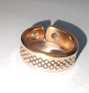 NEHA ENTERPRISES Brazalete de Cobre de Lujo Hecho a Mano y Adorno para Muñeca, Brazalete Abierto Ajustable Tipo Kada con Personalización - Product Image 1