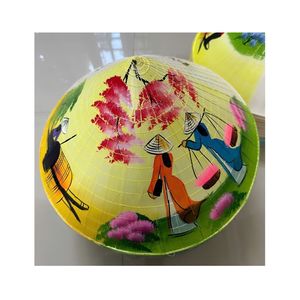 Sombrero Cónico de Hoja de Palma Vietnamita para Venta al por Mayor, Suministro de Souvenirs, Decoración Cultural y Mercados de Viajes - Product Image 1